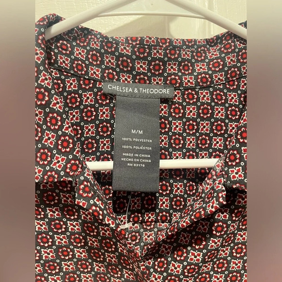 Chelsea & Theodore Red And Gray Patterned Button Up Blouse Size Medium - Picture 2 of 7